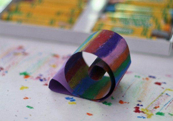 coiled-paper-snails-rainbow-600x421