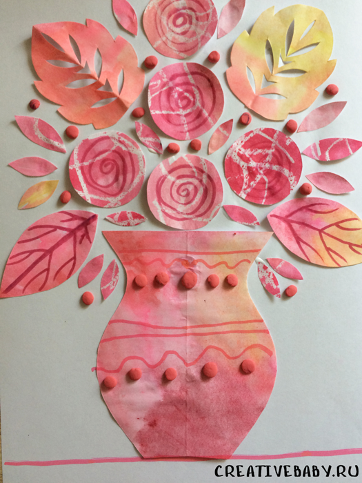 Букет роз из самодельной цветной бумаги